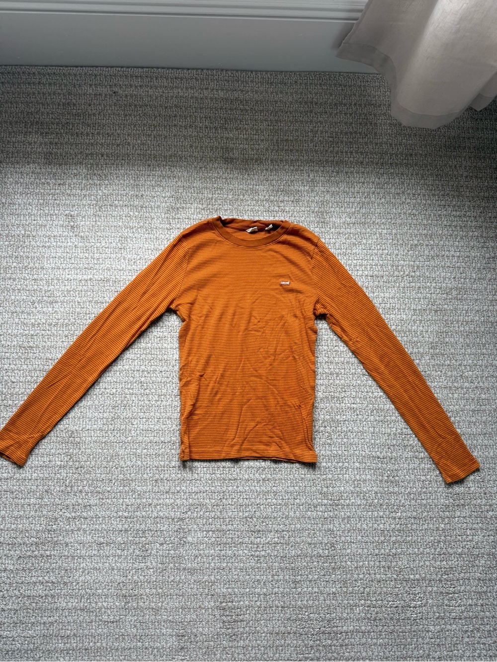 Long-sleeved Levi’s cotton tshirt